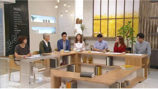 KBS는 10일 오전 9시40분 KBS 2TV에서 방송하는 '여유만만'에서 '목요 역사 토크-조선 시대 이색 결혼 풍속도'에 대해 다룬다고 밝혔다.  KBS 제공